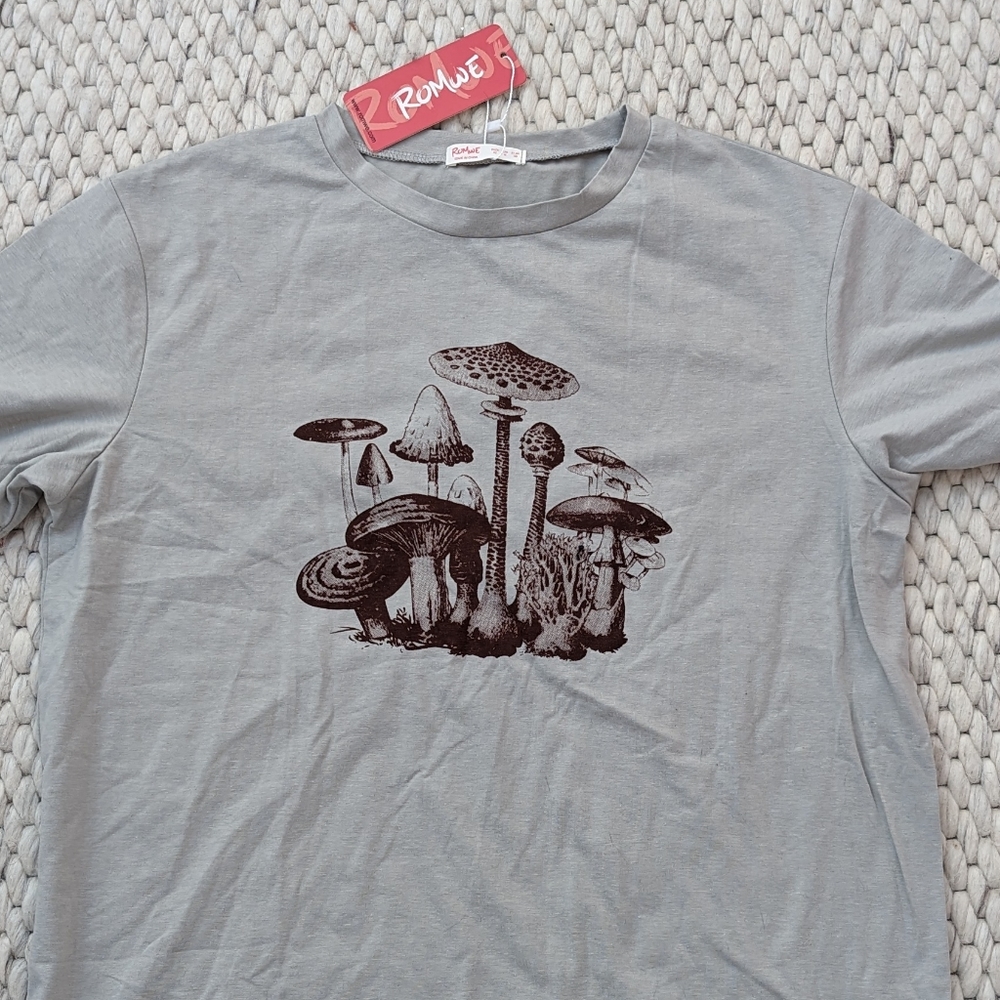 Mushroom baggy tee